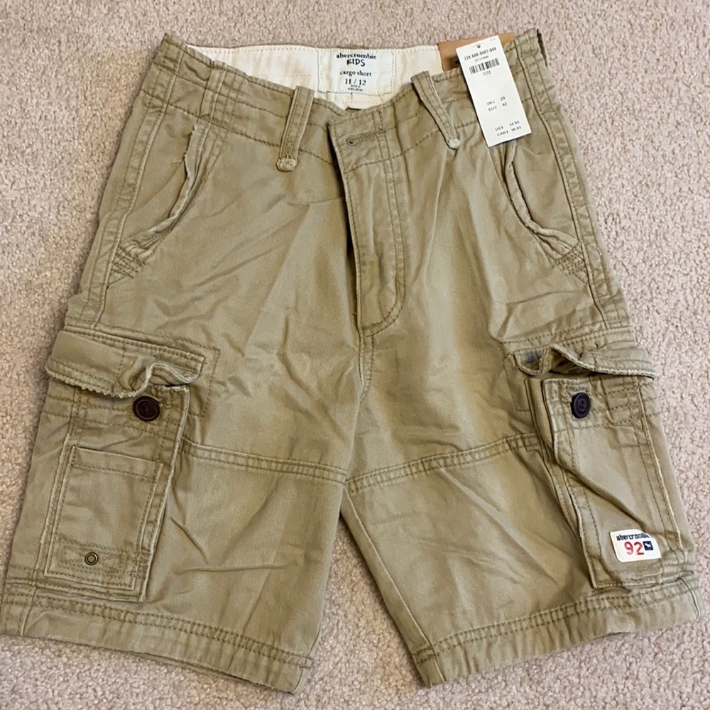 NEW Abercrombie kids cargo shorts. Size 11/12